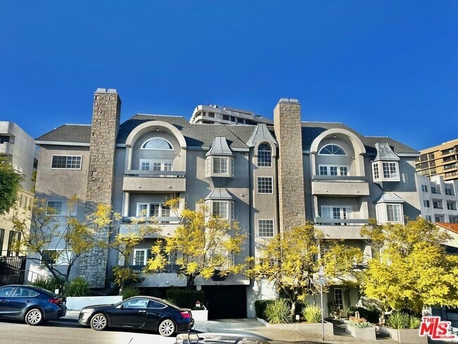 Building Photo - 10627 Ashton Ave Unit 103 Rental