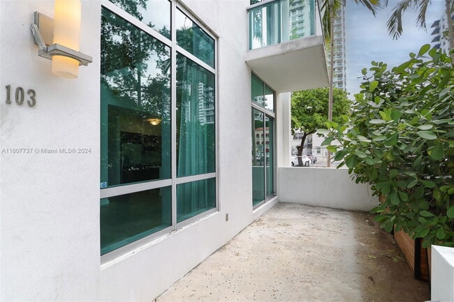 Photo - 333 NE 24th St