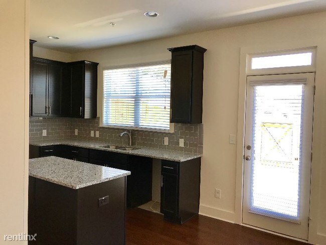 Photo - 198 Arbor Crowne Dr