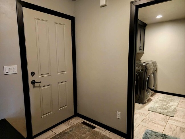 Photo - 2453 Scheuring Rd