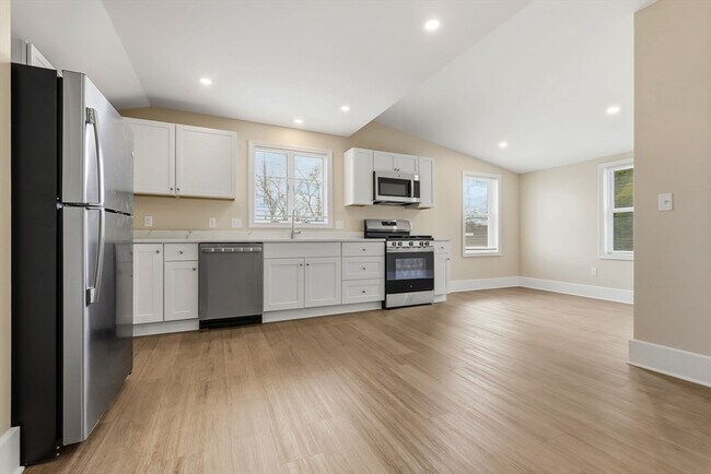 Photo - 142 Elliott St Unit 2