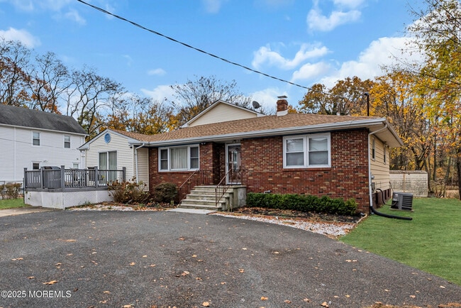 Photo - 320 Roosevelt Ave