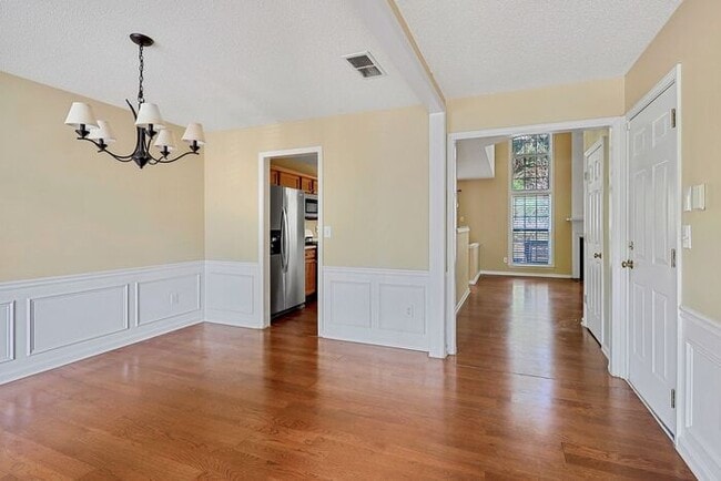 Photo - 3325 Ridgefair Dr