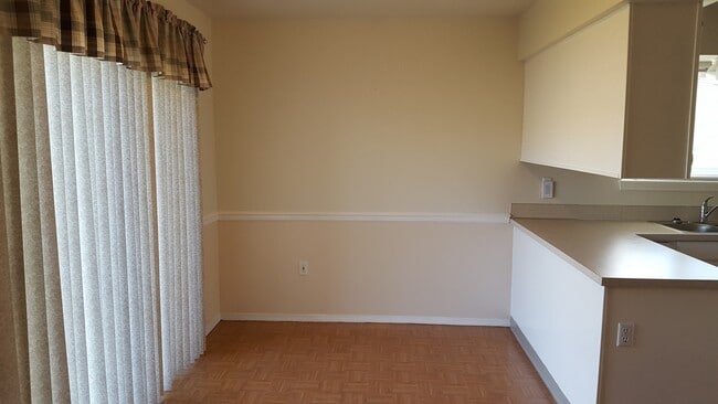 Photo - 222413 Unit B