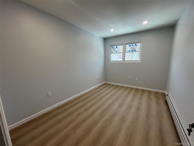 Photo - 34-22 Brookside St