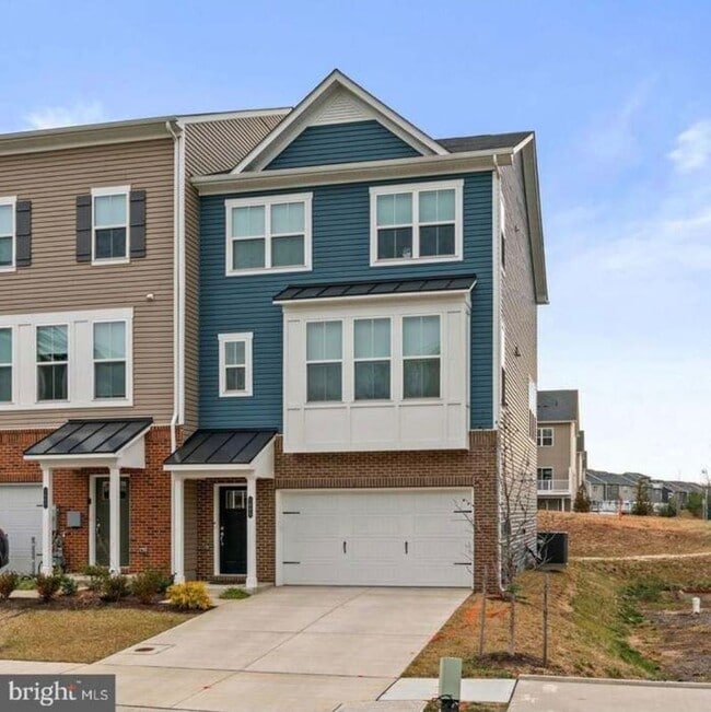 Building Photo - 1605 Aster Ln