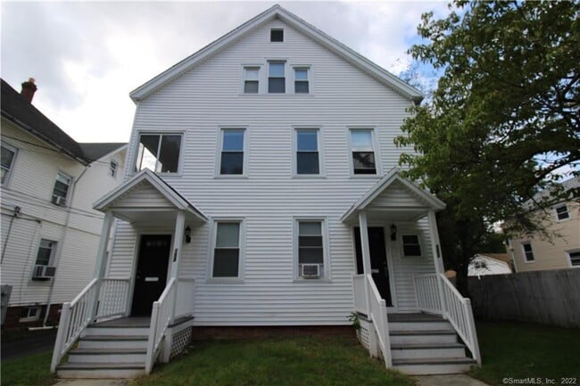 Photo - 151 Quaker Ln S Unit 2nd Flr