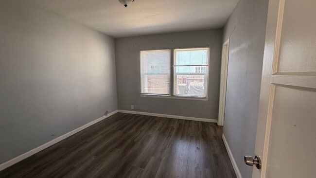 Photo - 6415 S Van Ness Ave Unit 6419