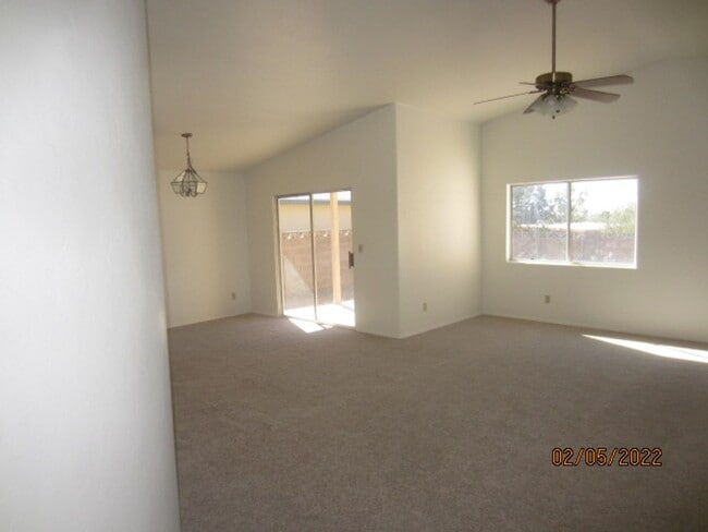 Photo - Comfortable & Attractive 3 Bedroom 2 Bath ...