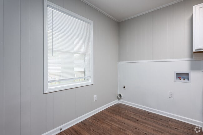 2BR, 1BA - 780SF - Dining Room
