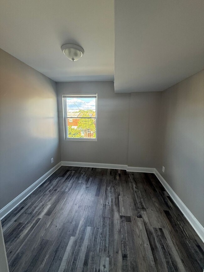 Photo - 451 Burbank St SE Unit 3