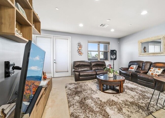 Photo - 801 S Anaheim Blvd