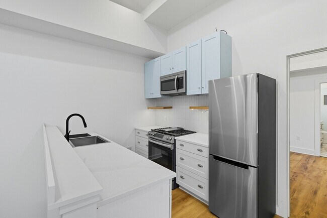 Photo - 3531 Claremont St