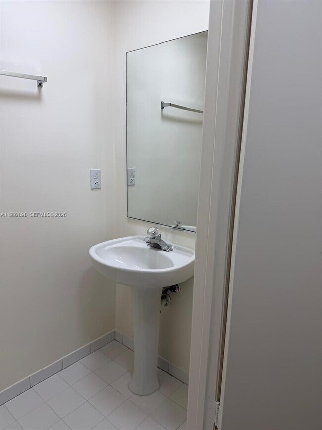 Photo - 14907 SW 80th St Unidad 205