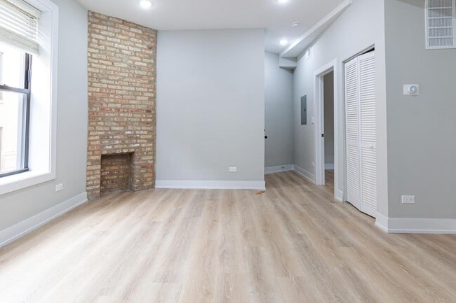 Photo - 428 W Belden Ave Unit 19