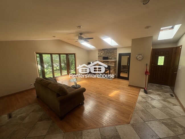 Photo - 3500 Yukon Ave N