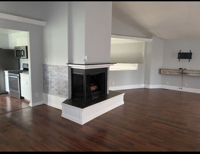 Photo - Newly renovated 5 Bedroom!