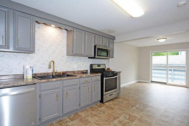 Photo - Beautiful 3-Bed 1.5-Bath Home Available Now in St. Paul!
