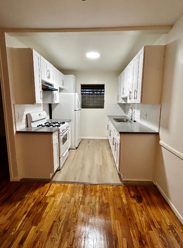 Building Photo - 1231 N Formosa Ave Unit 19