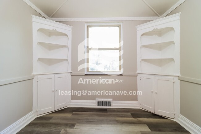 Photo - 14350 Rutherford St