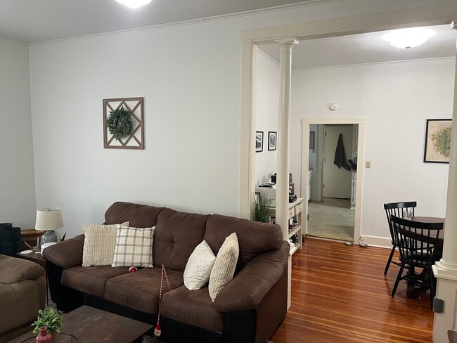 Photo - 107 Center St