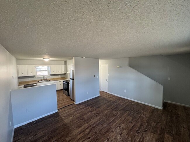 Photo - 209-215 Keigher Dr Unit 2