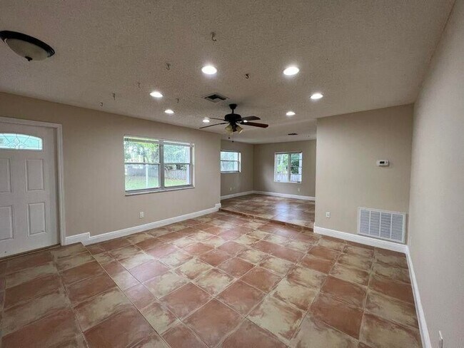 Photo - 5170 2nd Rd