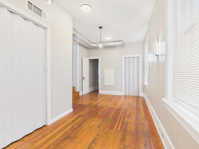 1423 N 3rd St Unidad 1423.5 2nd Floor