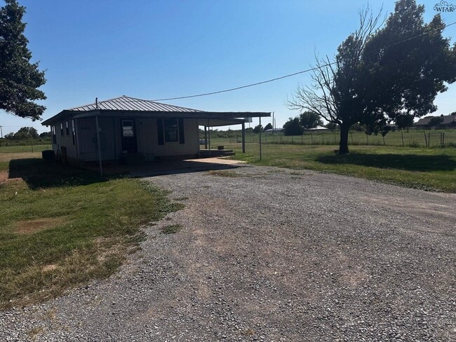Photo - 2065 Peterson Rd S