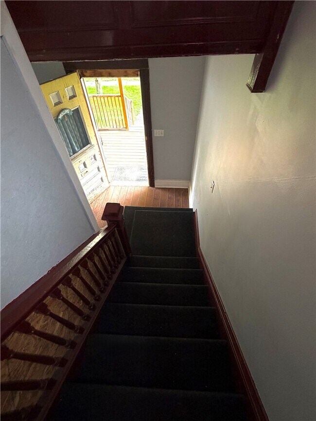 Photo - 210 W Oak Orchard St