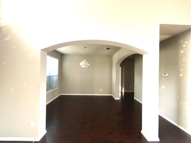 3102 Red Oak Dr