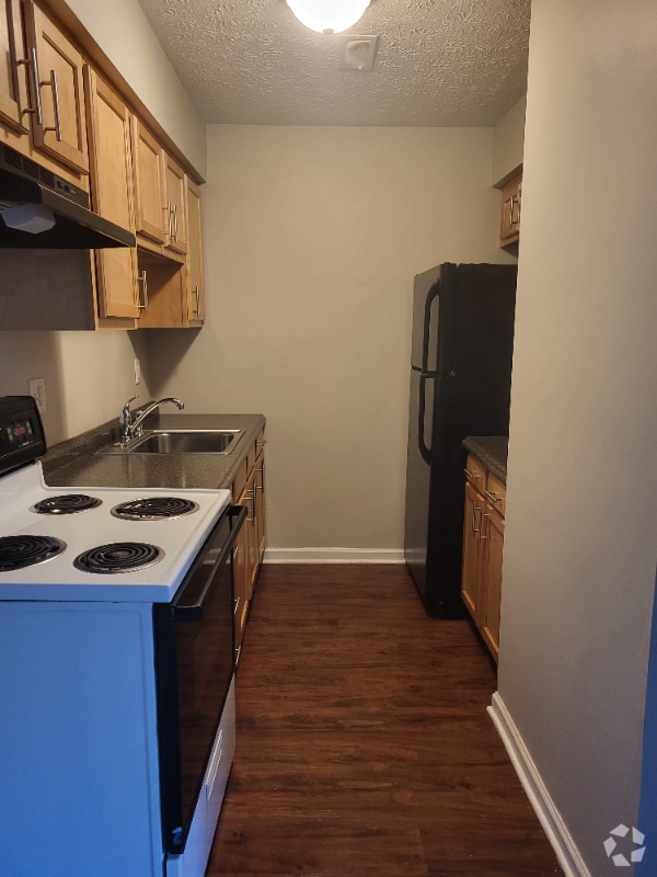 Building Photo - 1101 W Maple St Rental