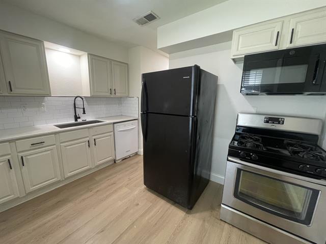 Photo - 204 Hosack St