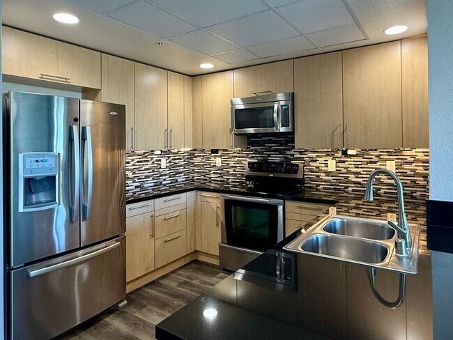 Photo - Spacious, Luxurious Modern 2 Bedroom, 2 Bathroom condo on the Top Floor of the Highly Desired Pla... Unit 4215