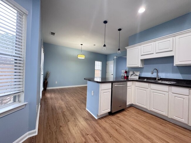 Photo - 5495 Hampton Ct