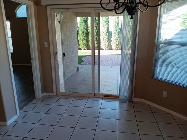 Photo - 3 Bedroom, 2 Bathroom Home! Schedule a Showing!