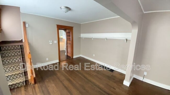 Photo - 337-339 Knecht Dr