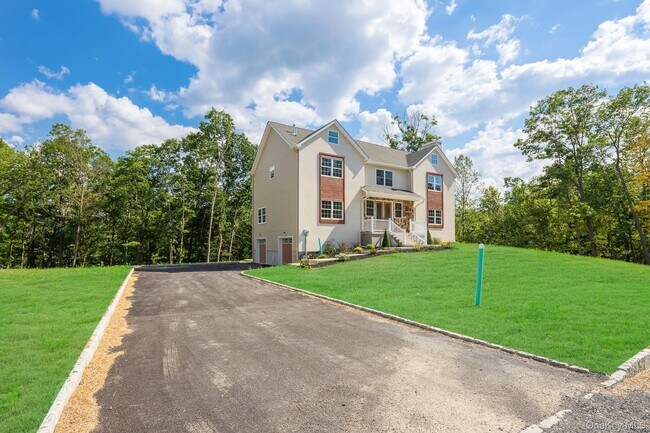 Photo - 2 Hallock Ct