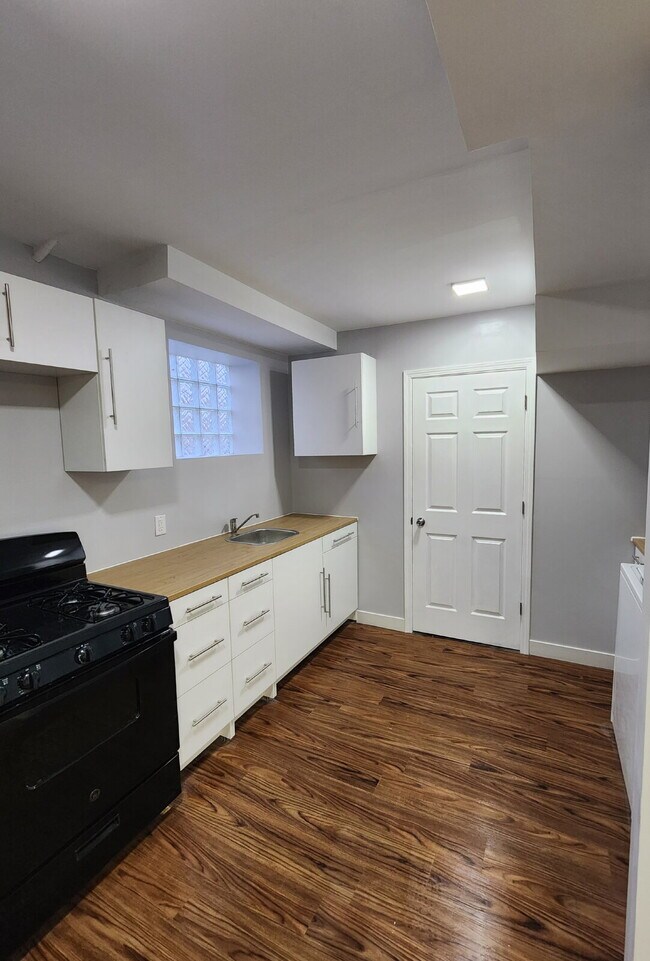 Bright 2 Bed / 1 Bath Apartment in Hammond — Water & Internet Included