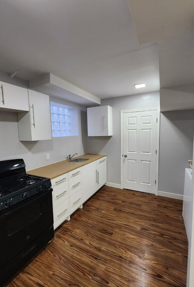 Photo - Bright 2 Bed / 1 Bath Apartment in Hammond — Water & Internet Included Unit C