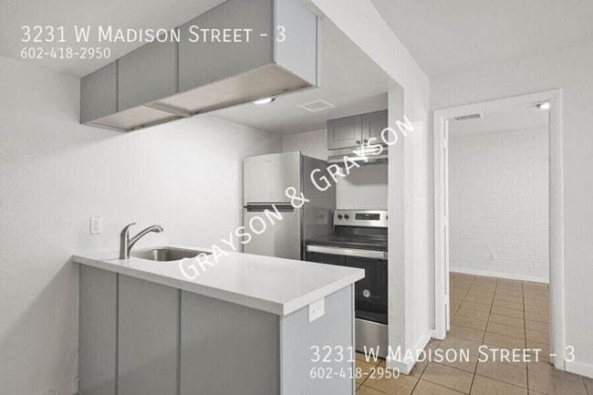Photo - 3231 W Madison St Unit 2