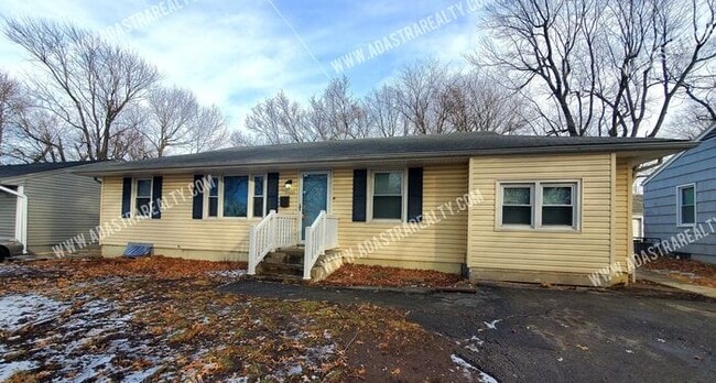 Building Photo - Beautiful 3 Bed/1 Bath Home in KCMO-Coming SOON!!