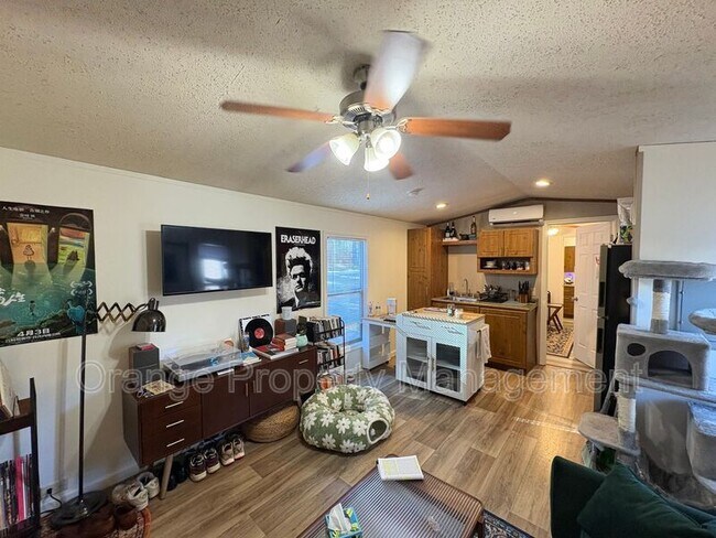 Photo - 910 Cedar Village Ln