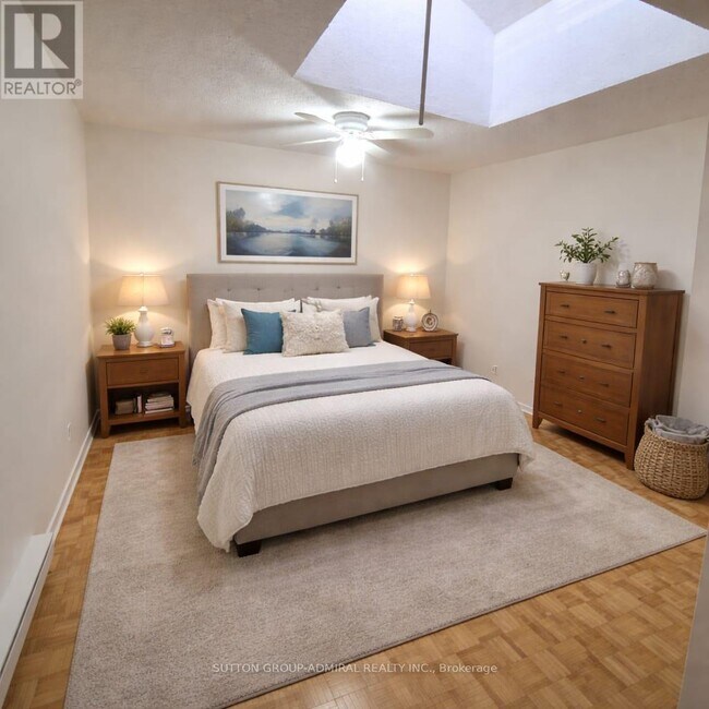 Photo - 5128A Dundas St W