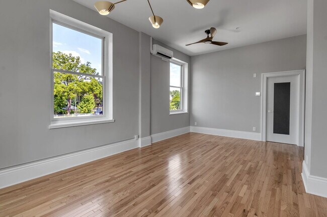 Photo - 670 Main St Apartments