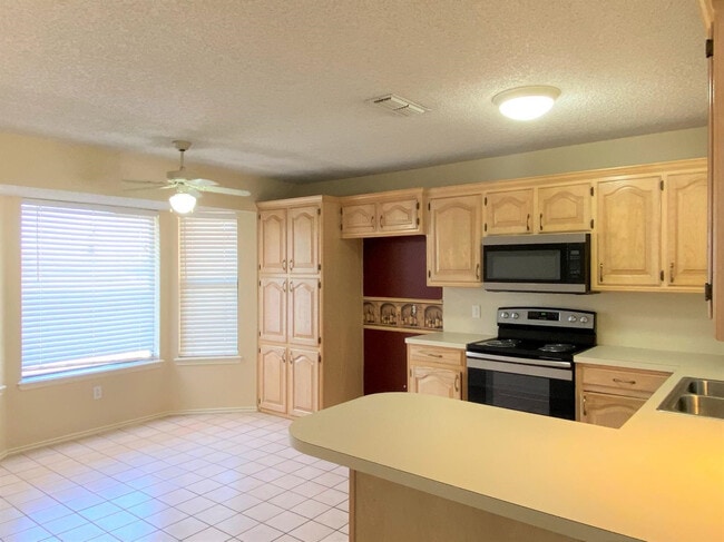 Photo - 6845 Iola Ave