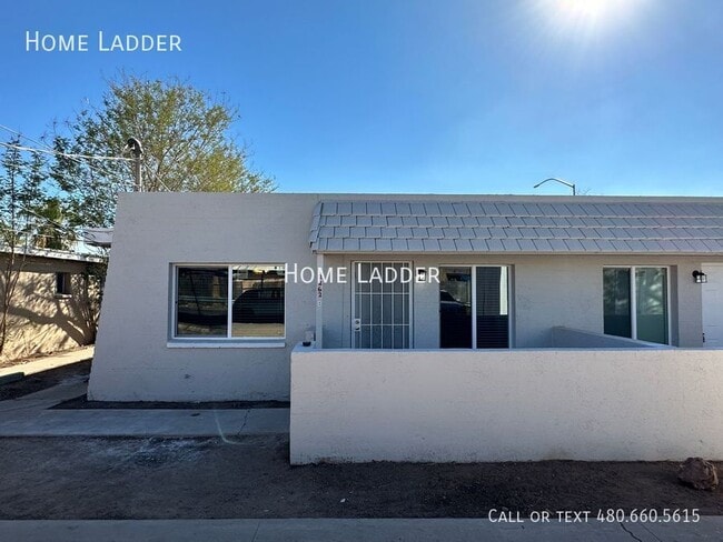 Building Photo - 2262 E Broadway Rd Unit B