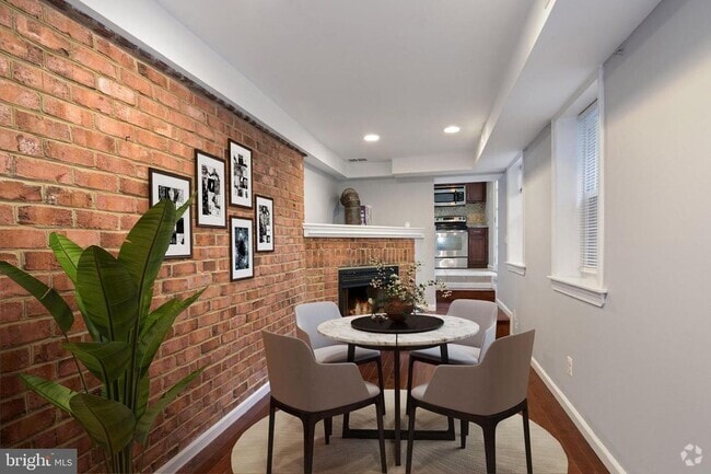 Building Photo - 2232 Fleet St Rental