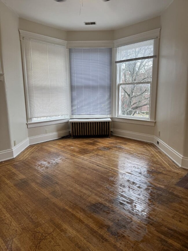 Photo - 1322 E Spring St