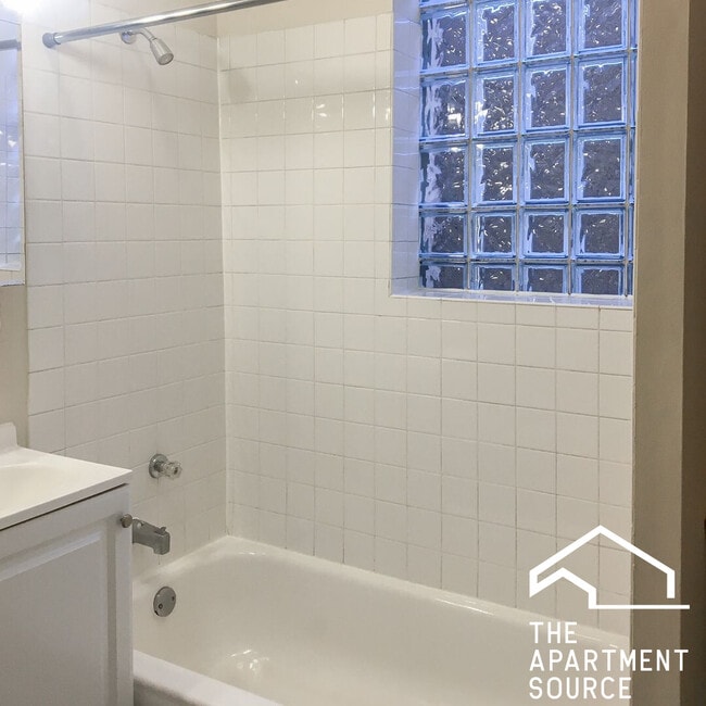 Photo - 2890 N Clark St Unit 1